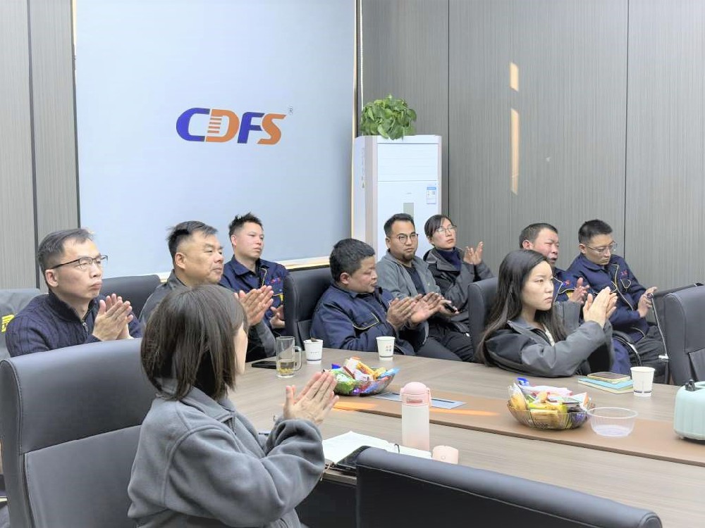 多靈年度經(jīng)營(yíng)分析會(huì)盛況啟幕，共繪2025發(fā)展新藍(lán)圖